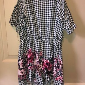 Checkered romper with flowers